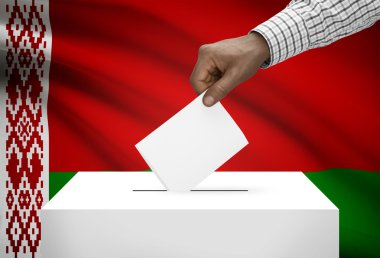 Arka plan - Beyaz Rusya Ulusal bayrağını ile oy sandığı