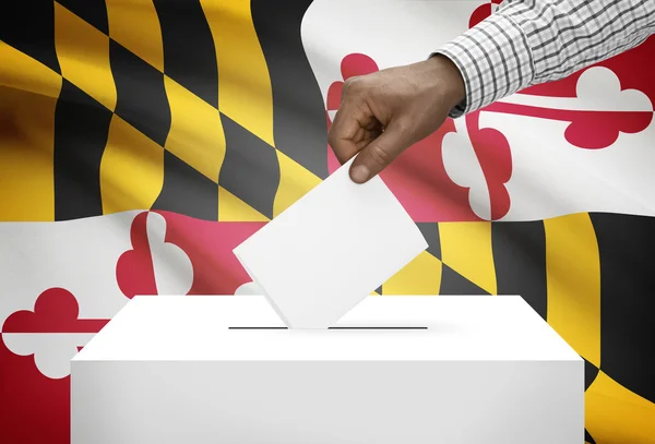 Abstimmung von Konzept - Urne mit uns Staatsflagge auf Hintergrund - Maryland — Stockfoto