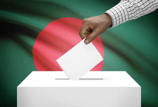 背景 - バングラデシュの国旗と投票箱 — ストック写真