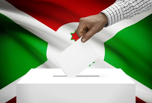 Scatola di scheda elettorale con la bandiera nazionale su priorità bassa - Burundi — Foto Stock