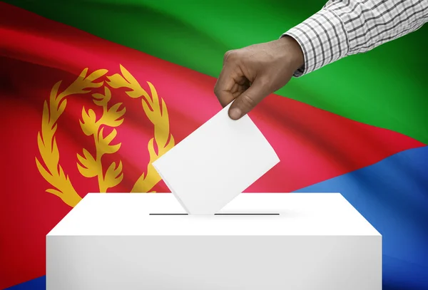 Scatola di scheda elettorale con la bandiera nazionale su priorità bassa - Eritrea — Foto Stock