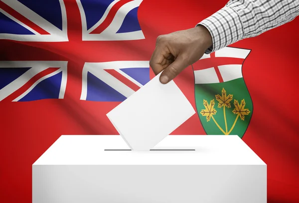 Vote concept - urne avec le drapeau de la province canadienne sur fond - Ontario — Photo