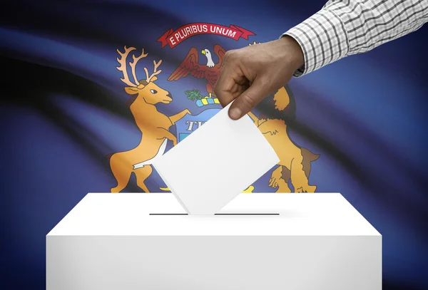 Voting concept - Ballot box with US state flag on background - Michigan — Stock Photo, Image