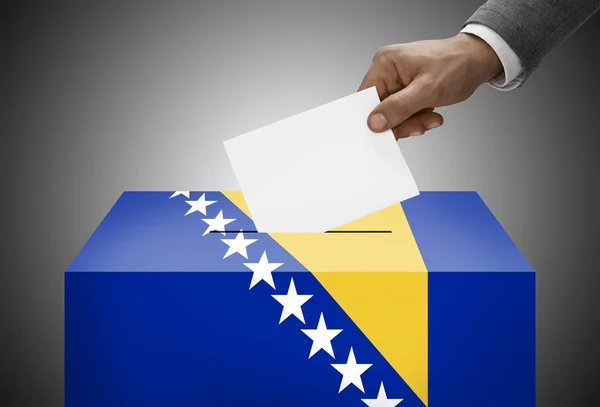 -ボスニア ・ ヘルツェゴビナの国旗色に描かれた投票箱 — ストック写真