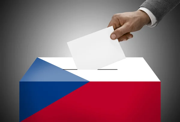 투표 상자-체코 공화국 국기 색깔로 그린 — 스톡 사진