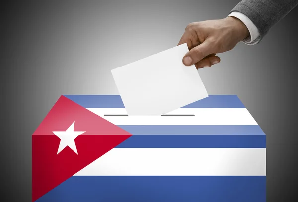 Valurnan målade i nationella flagga färger - Kuba — Stockfoto