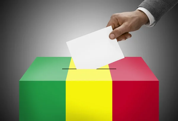 Oy sandığı ulusal bayrak renkleri - Mali boyalı — Stok fotoğraf