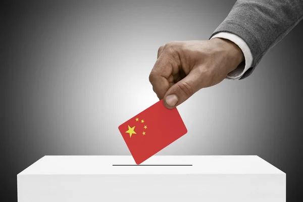 Negro hombre bandera. Voto concepto - República Popular de China — Foto de Stock