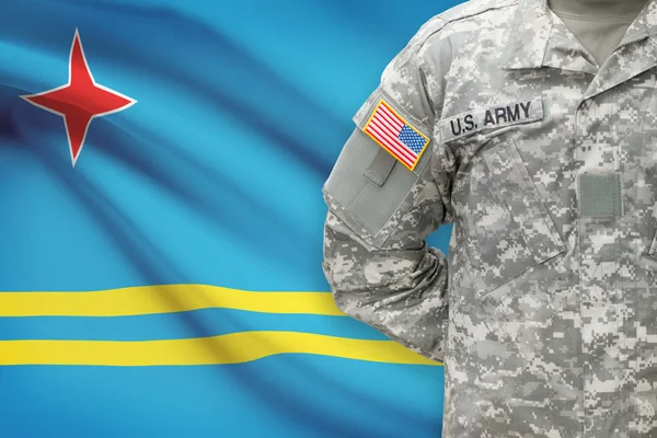 Amerikanischer Soldat mit der Fahne auf Hintergrund - Aruba — Stockfoto