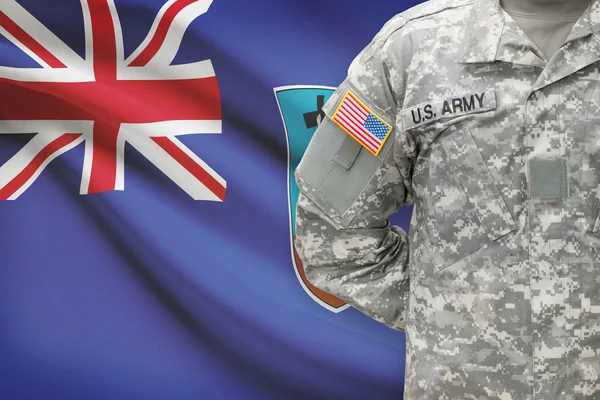 Amerikansk soldat med flagga på bakgrund - Montserrat — Stockfoto