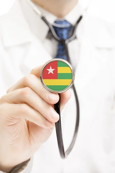 Bandeira nacional na série conceitual de estetoscópio - Togo — Fotografia de Stock