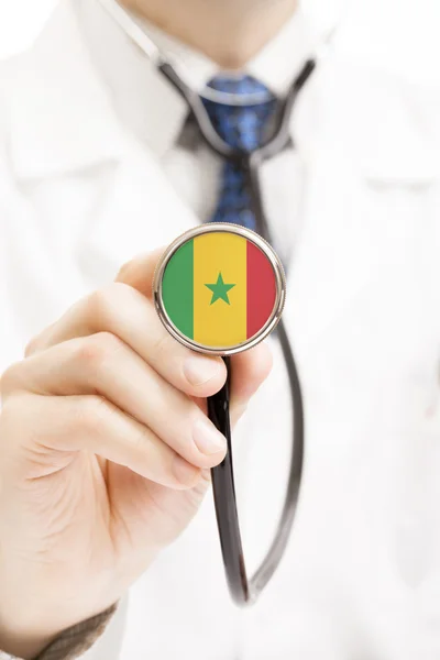 Bandeira nacional na série conceitual de estetoscópio - República do Senegal — Fotografia de Stock