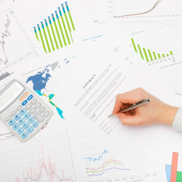 Business man in office - signing contract with pen — Stock Photo, Image