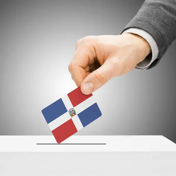Stimmberechtigten Konzept - Männchen, die Wahlurne - Dominikanische Flagge einzufügen — Stockfoto