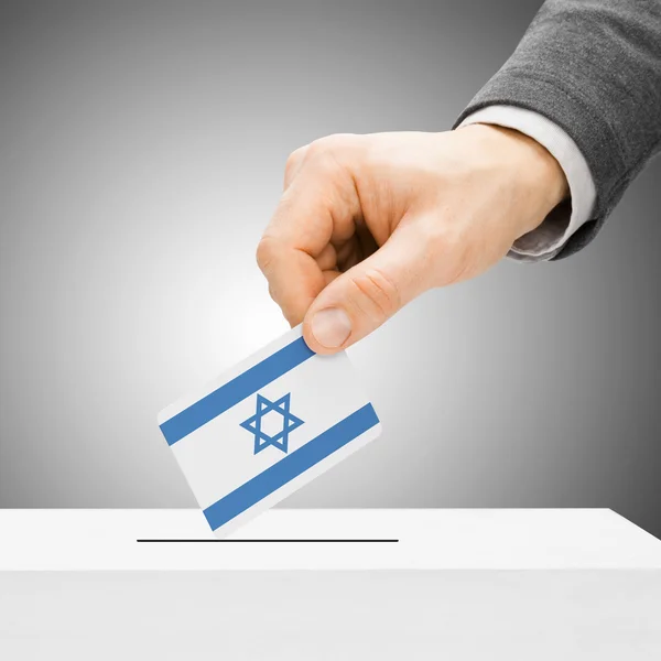 Voting concept - Male inserting flag into ballot box - Israel — Stock Photo, Image