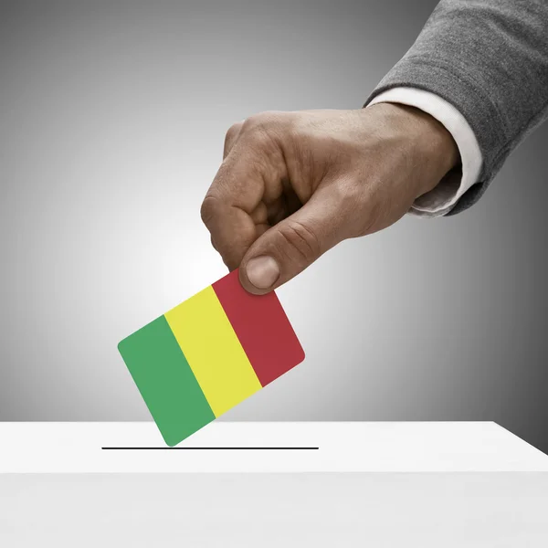 Schwarz männlich mit Flagge. Abstimmung von Konzept - Mali — Stockfoto