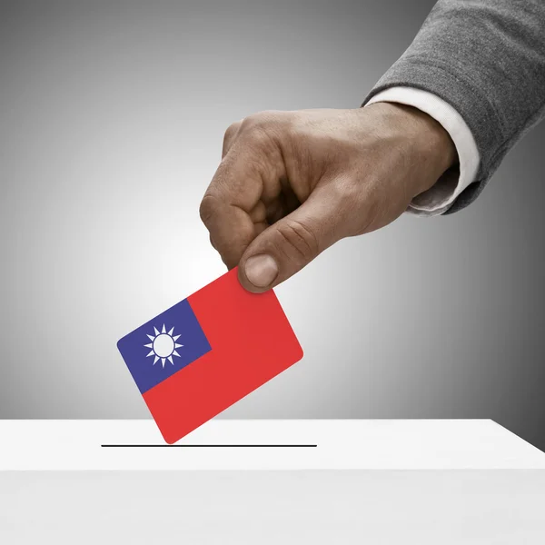 Maschio che tiene bandierina nero. Voto concetto - Repubblica di Cina - Ta — Foto Stock