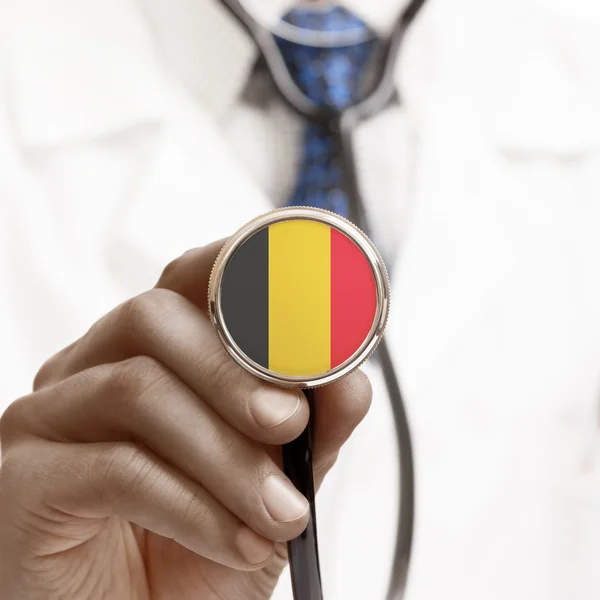 Стетоскоп с национальным флагом концептуальный ряд - Бельгия — стоковое фото