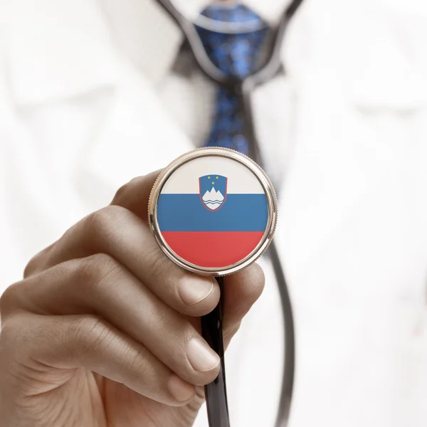 Stetoskop ile ulusal bayrak kavramsal serisi - Slovenya — Stok fotoğraf
