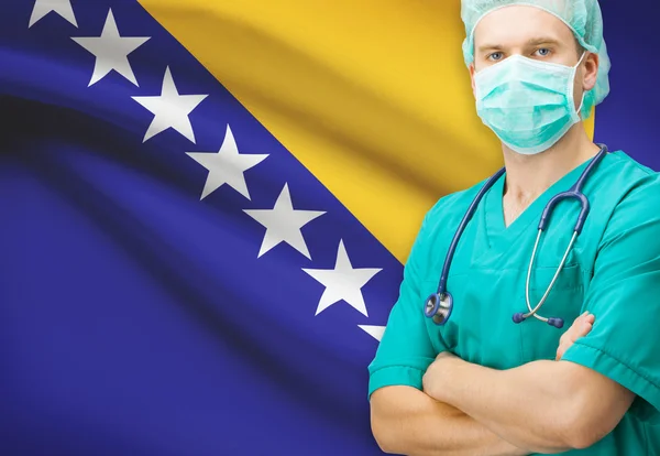 Cirurgião, com a bandeira nacional na série de fundo - Bósnia e Herzegovina — Fotografia de Stock
