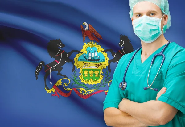 Surgeon with US state flag on background series - Pennsylvania — Stok Foto