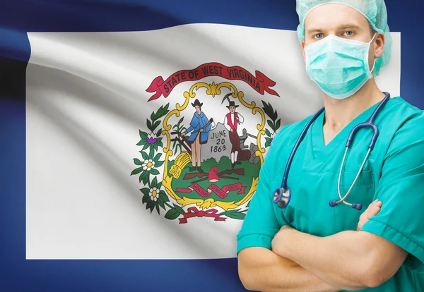 Chirurg mit Us Zustand-Markierungsfahne auf Hintergrund-Serie - West Virginia — Stockfoto