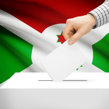 Oy sandığı ile ulusal bayrağını arka plan - Burundi