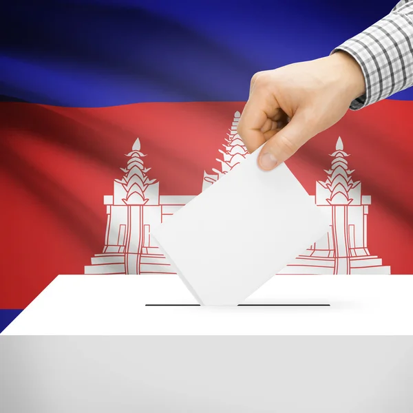 Urna con la bandera nacional de fondo - Camboya — Foto de Stock