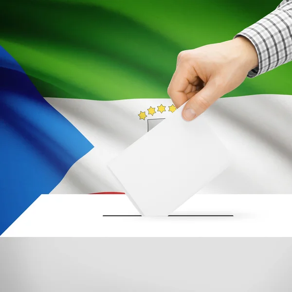 背景 - 赤道ギニアの国旗と投票箱 — ストック写真