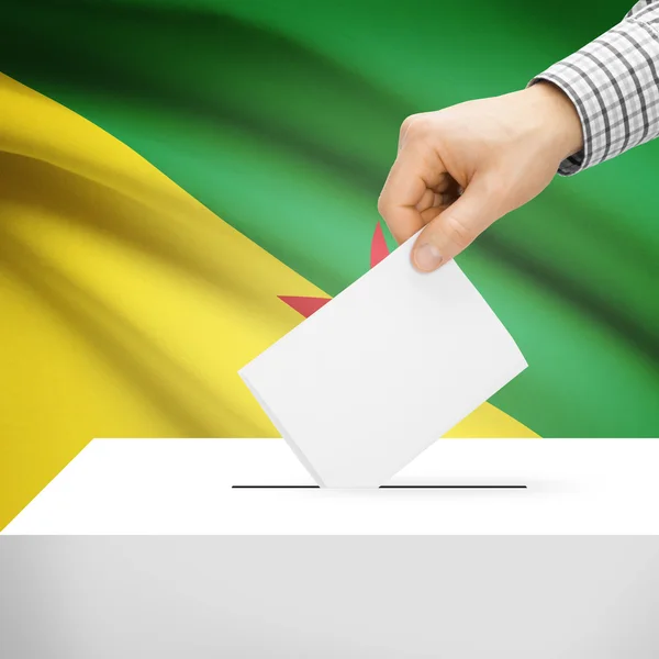 投票箱随以国旗上的背景-法属圭亚那 — 图库照片