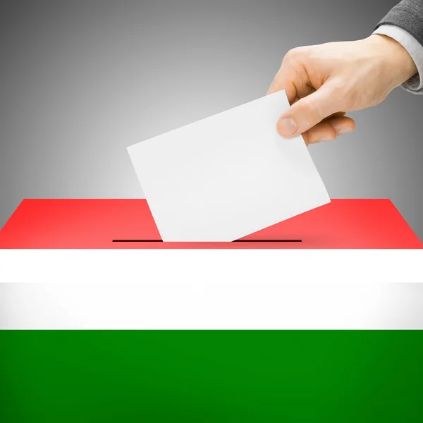 투표 상자-헝가리 국기에 그려진 — 스톡 사진
