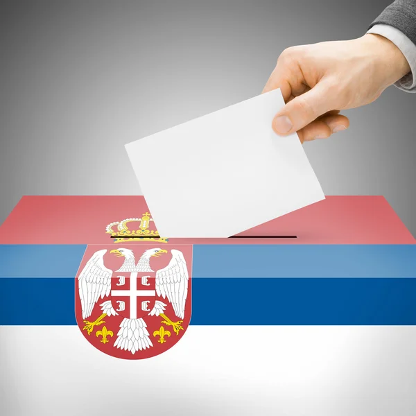 Urne peinte dans le drapeau national - Serbie — Photo