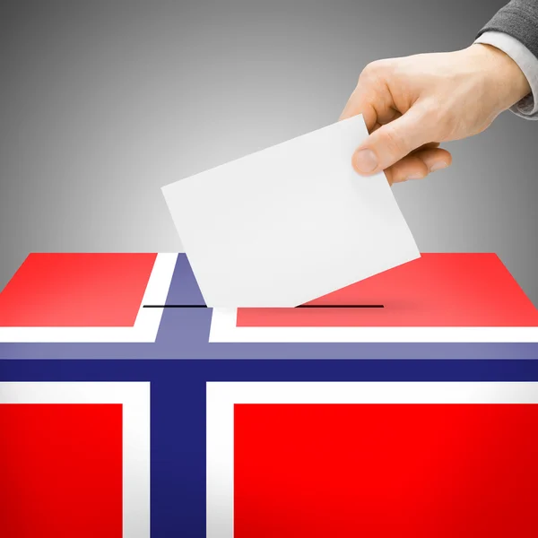Scatola di scheda elettorale dipinta nella bandiera nazionale - Norvegia — Foto Stock