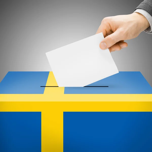 Scatola di scheda elettorale dipinta nella bandiera nazionale - Svezia — Foto Stock