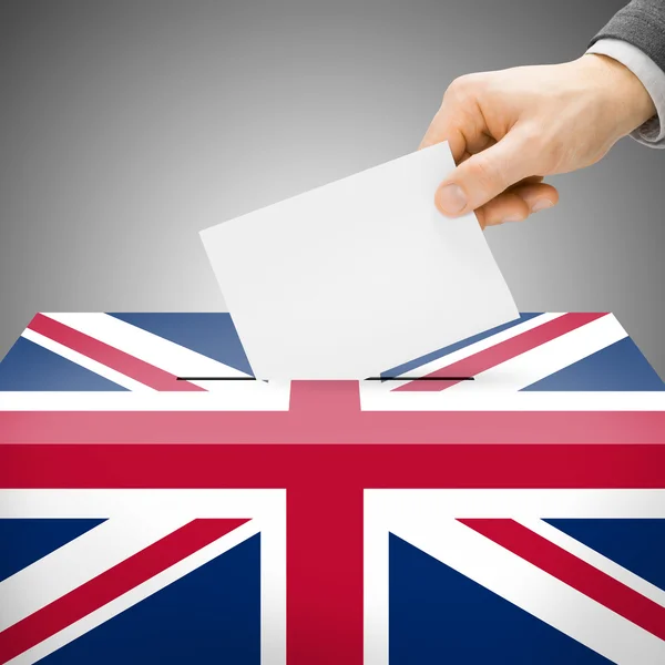 Ballot box painted into national flag - United Kingdom of Great Britain — Stock Photo, Image