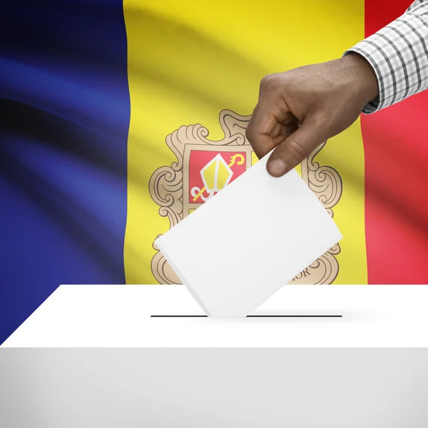 Scatola di scheda elettorale con la bandiera nazionale sulla serie della priorità bassa - Andorra — Foto Stock