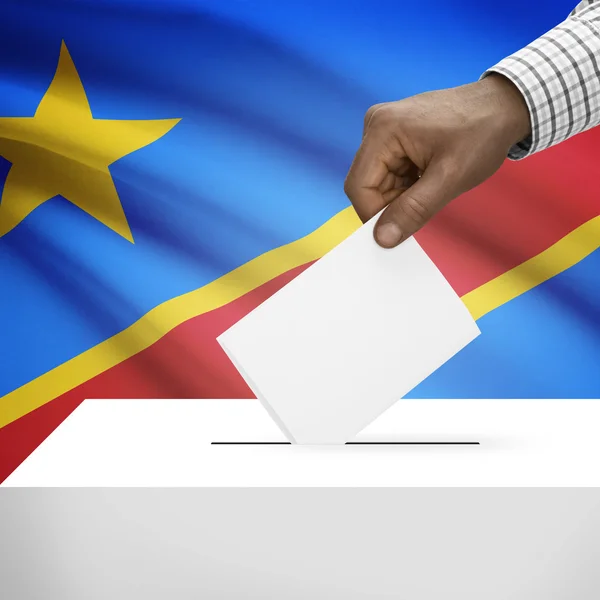 带背景系列--刚果-金沙萨，刚果民主主义共和国国旗的投票箱 — 图库照片