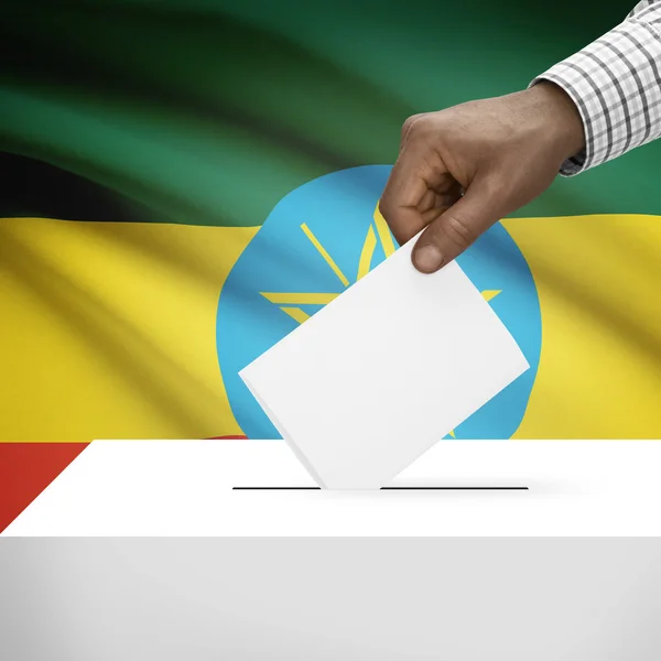 带背景系列-埃塞俄比亚国旗的投票箱 — 图库照片