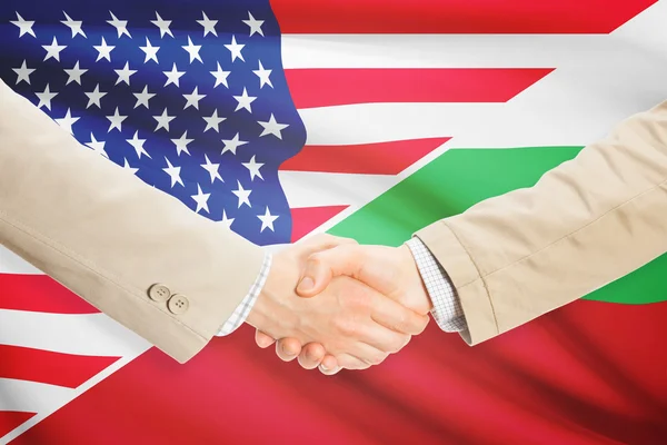 Stretta di mano degli uomini d'affari - Stati Uniti d'America e la Bulgaria — Foto Stock