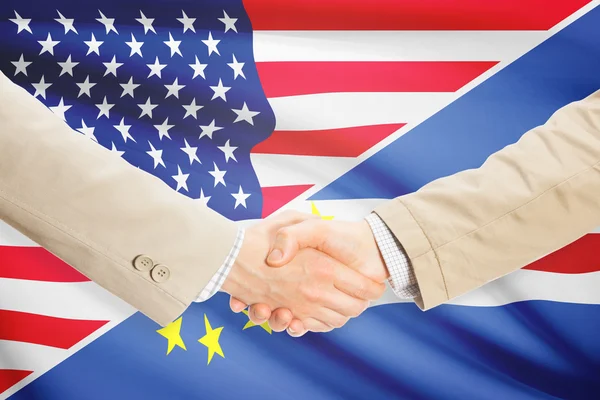 Apretón de manos de hombres de negocios - Estados Unidos y Cabo Verde — Foto de Stock