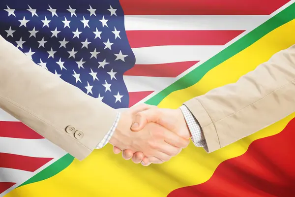 Apretón de manos de hombres de negocios - Estados Unidos y Congo Brazzaville — Foto de Stock