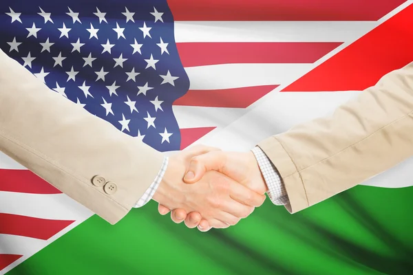 Unternehmer-Handshake - USA und Ungarn — Stockfoto