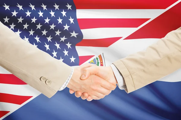 Unternehmer-Handshake - USA und Paraguay — Stockfoto