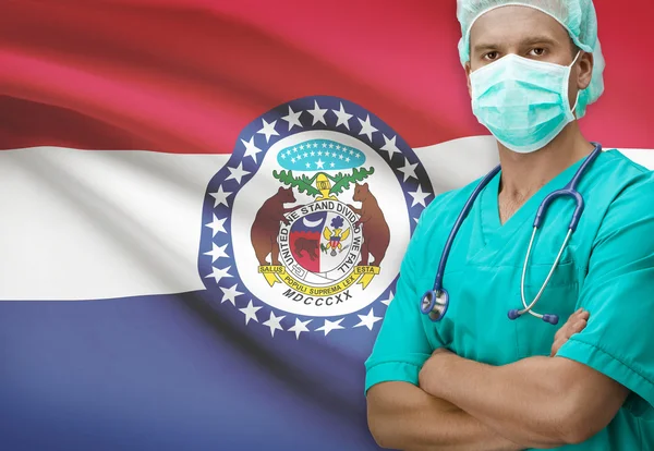 Chirurgien avec nous indique les drapeaux sur la série de fond - Missouri — Photo