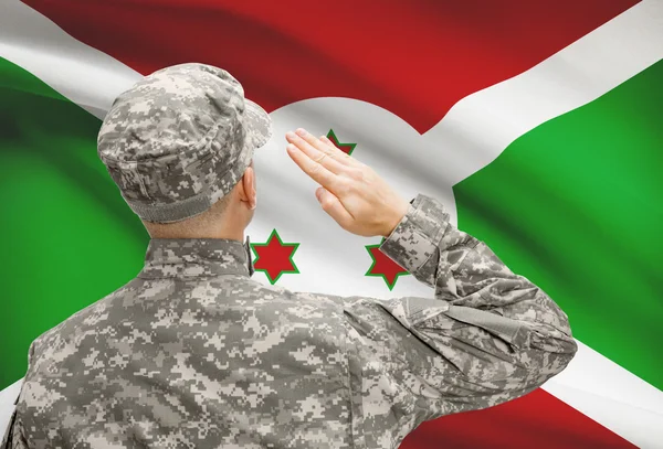 Soldat au chapeau face à la série des drapeaux nationaux - Burundi — Photo