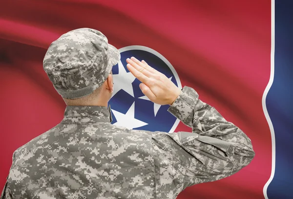 Soldier saluting to US state flag series - Tennessee — Stock Photo, Image