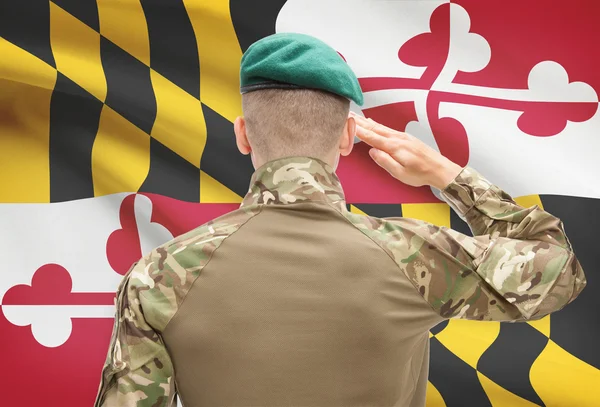 Soldado saludando al estado de los E.e.u.u. bandera conceptual serie - Maryland — Foto de Stock
