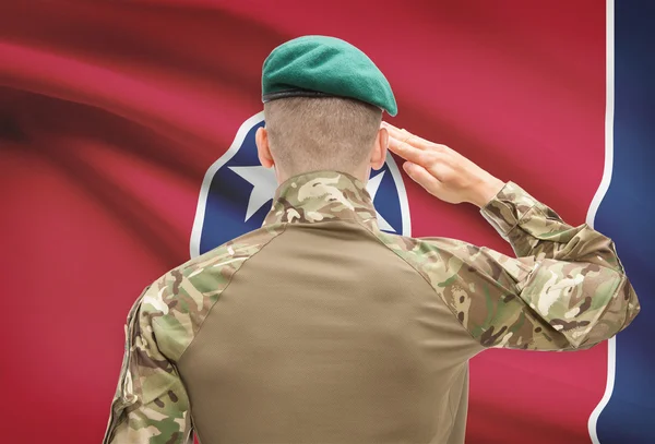 Soldier saluting to USA state flag conceptual series - Tennessee — Stock Photo, Image