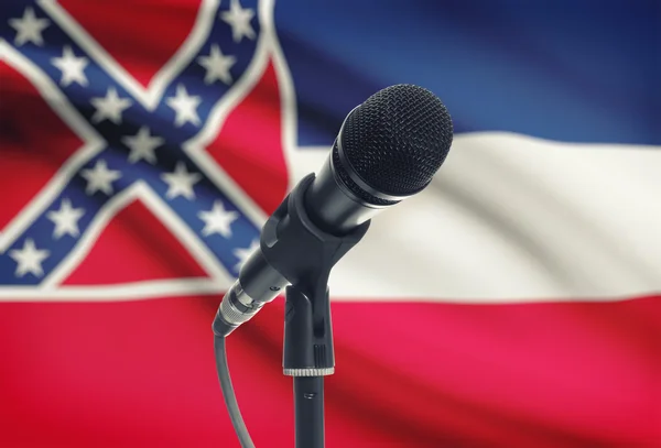Microphone on stand with US state flag on background - Mississippi — Stock Photo, Image