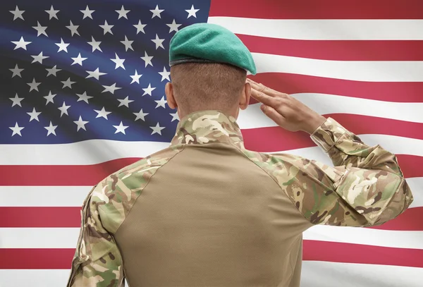 Ciemnoskóry żołnierz z flagi na tle - Stany Zjednoczone — Zdjęcie stockowe